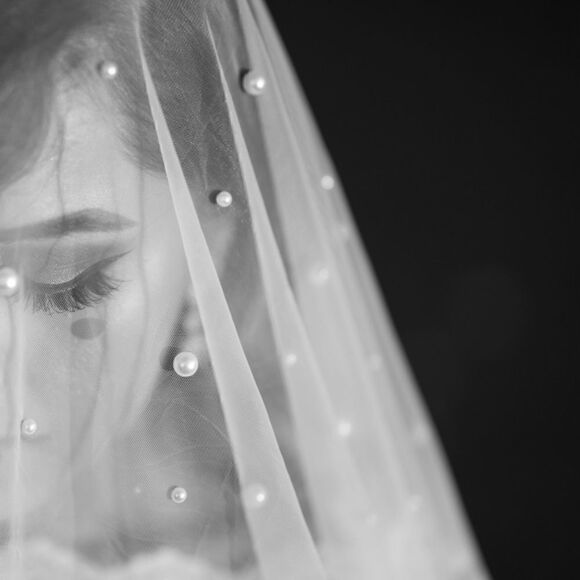 Pearl Wedding Bridal Veil with Comb-Cut Edge Long Chapel Length - Picture 2 of 8